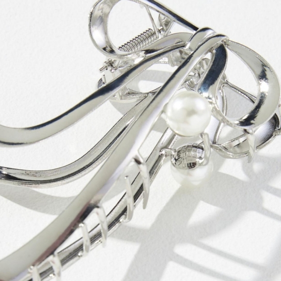 NWT Anthropologie Single Pearl Bow Hair Claw Clip - Picture 4 of 5